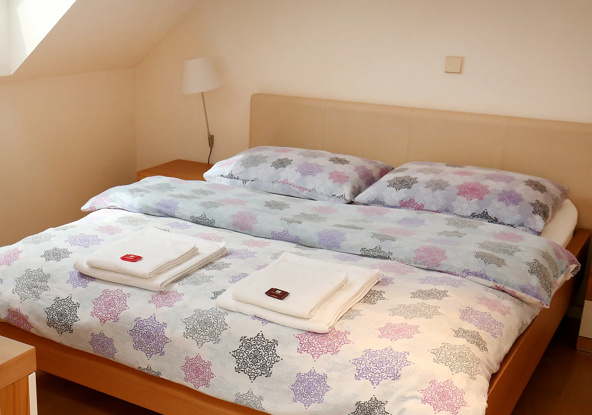 Spalnica apartmaja Biček z zakonsko posteljo